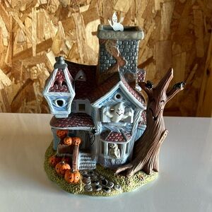 PartyLite Ghostly Tealight House